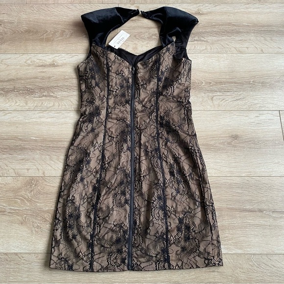 NWT Guess Claudia mini dress lace overlay velvet cap sleeves nude underlining - Picture 4 of 13